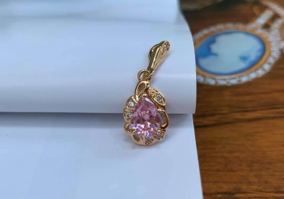 Підвіска Кришталеві крапельки (код 0164) рожева медичне золото